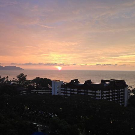 Green Ocean Seaview Apartment Batu Ferringhi Exterior photo