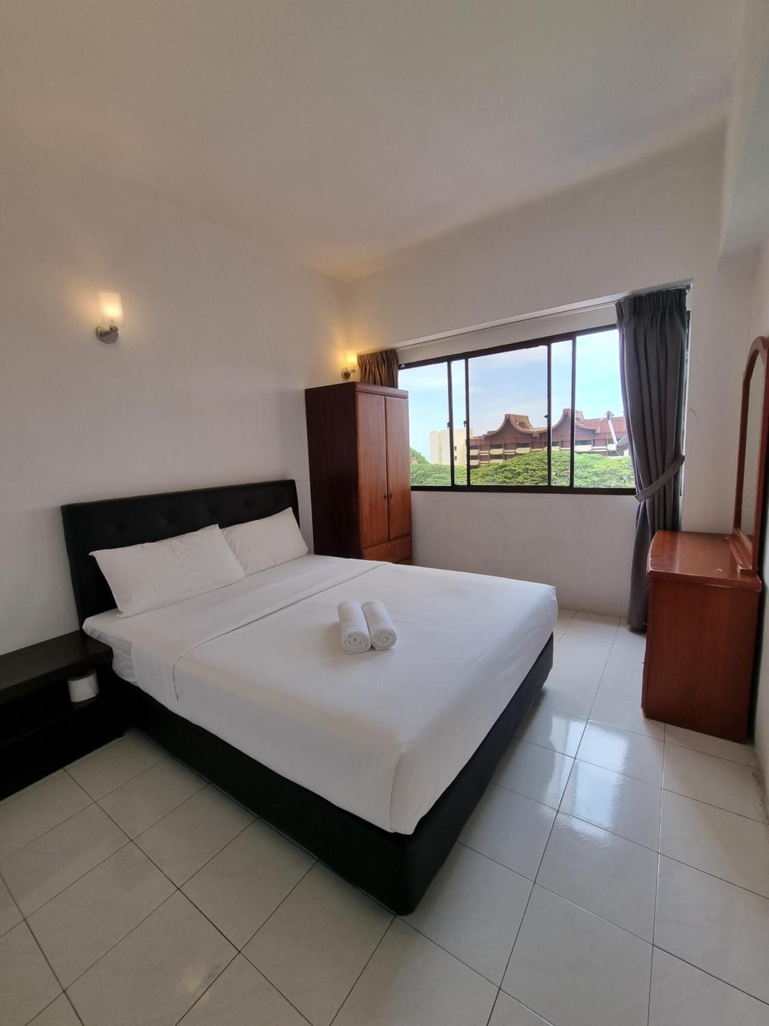 Green Ocean Seaview Apartment Batu Ferringhi Exterior photo